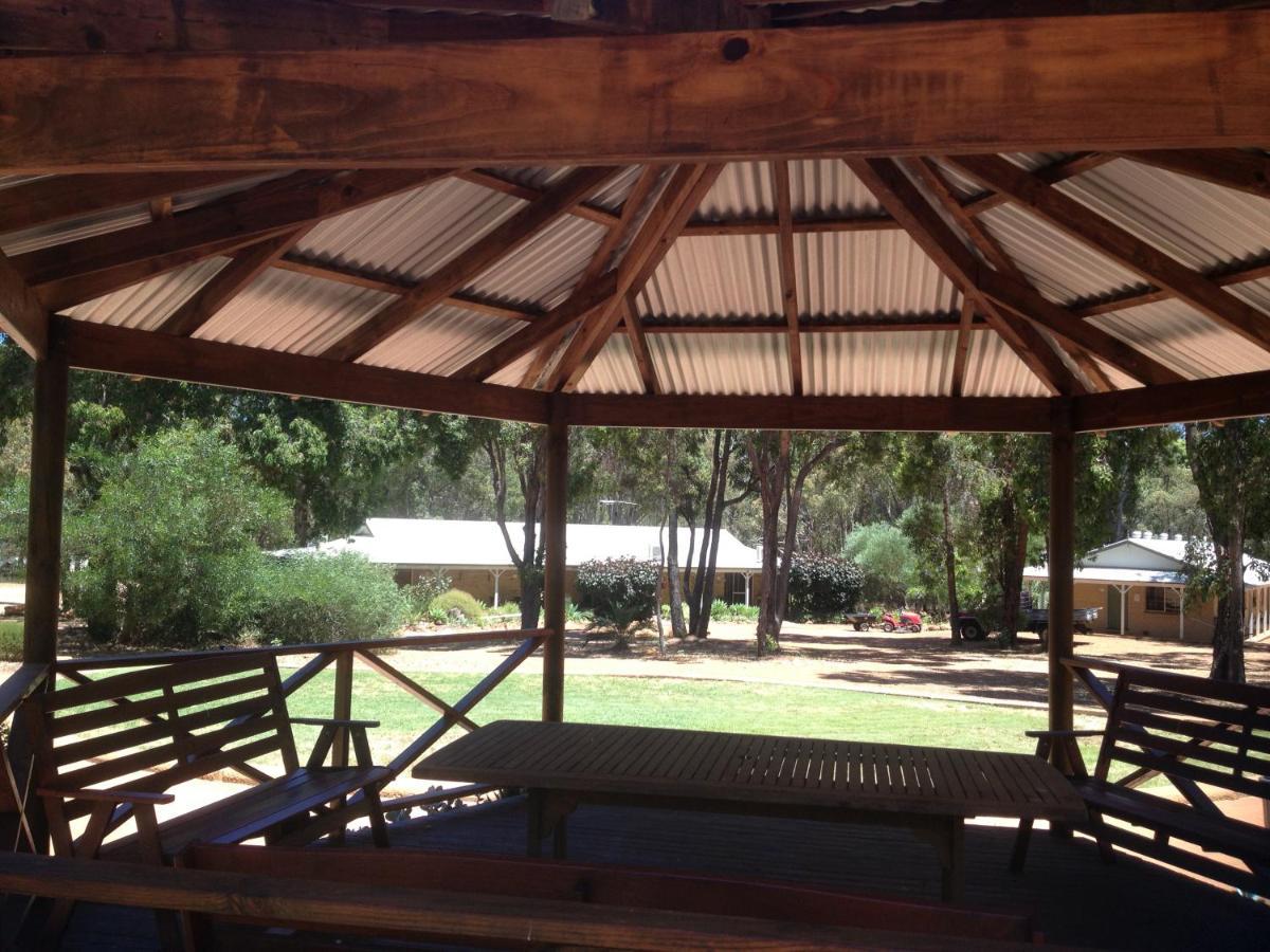 Travellers Rest Motel Mundaring Экстерьер фото