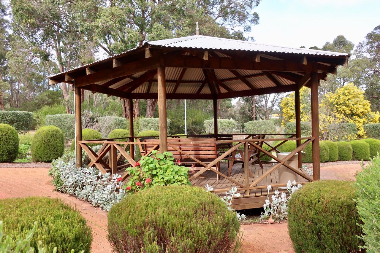 Travellers Rest Motel Mundaring Экстерьер фото